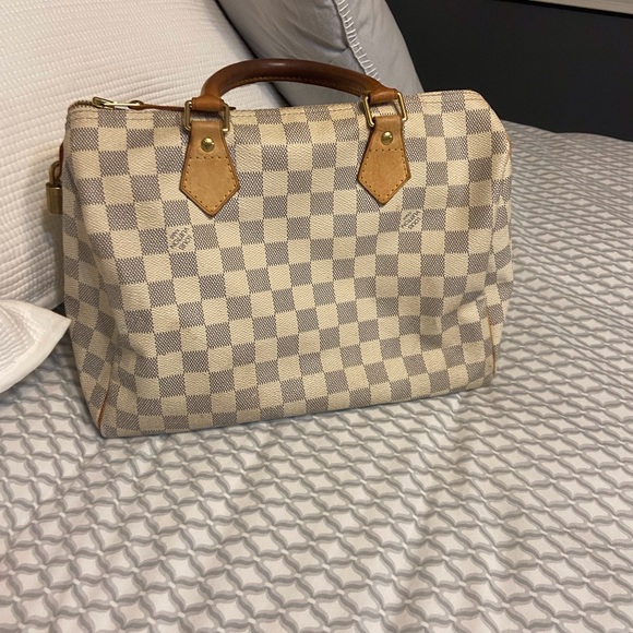 Louis Vuitton speedy 30. Authentic. Gently used. - Picture 6 of 8